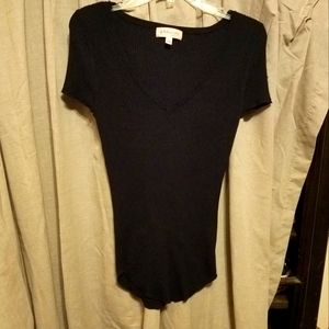 Philosophy ribbed v-neck short sleeved shirt size large